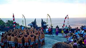 kecak performance at Uluwatu temple