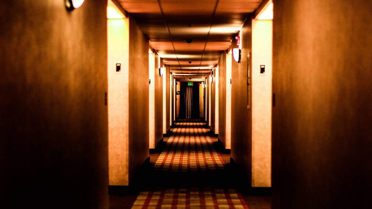 hotel hallway- security tips for hotel guests