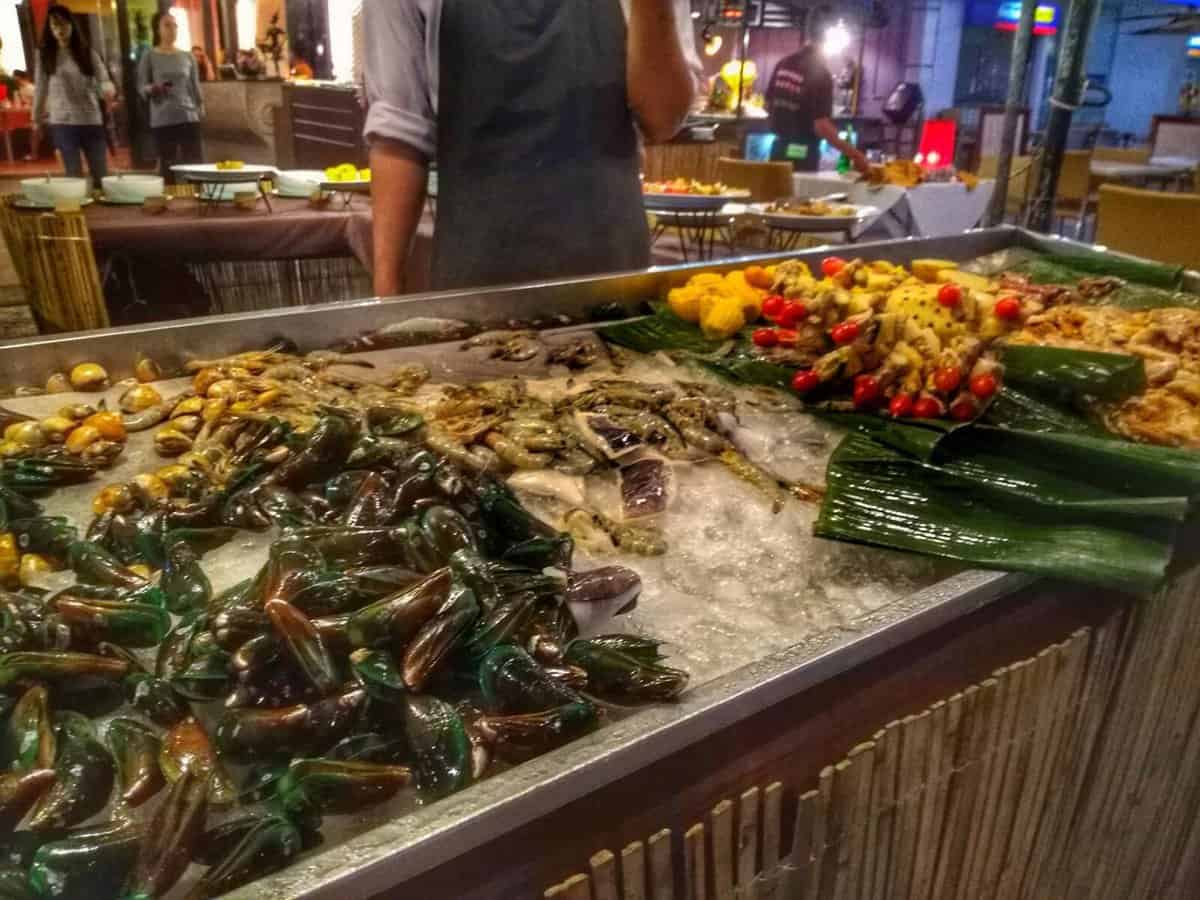 Ao Nang Cliff Beach -Seafood Dinner Buffet