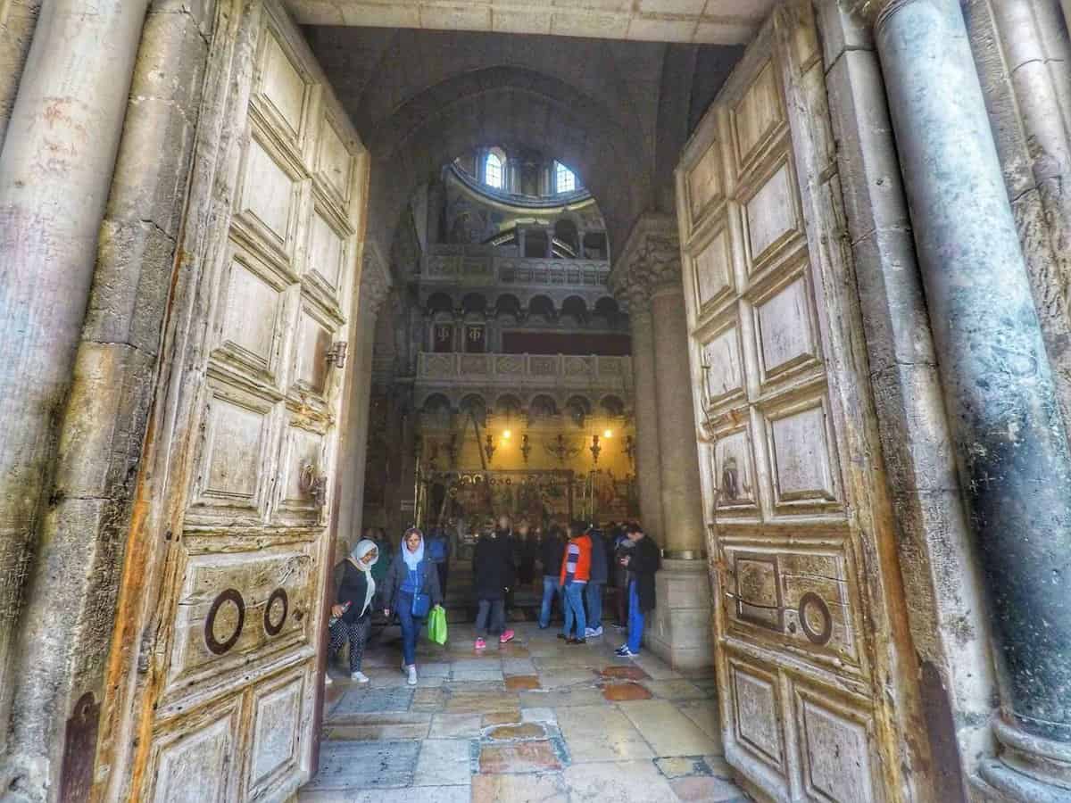Church of the Holy Sepulchre - Jerusalem Things To See Church of the Holy Sepulchre - Jerusalem, Israel