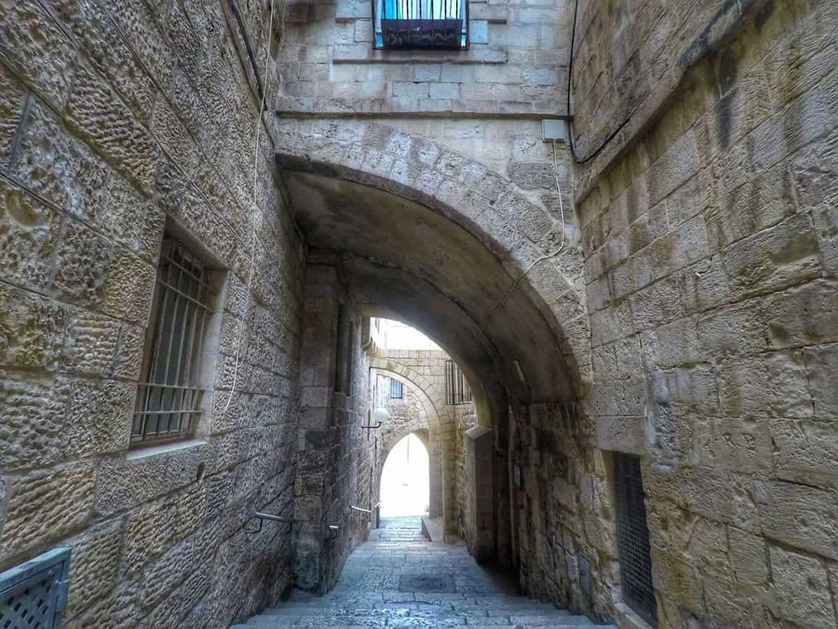 passageway in Old City Quarter - Jerusalem Free Things To Do
