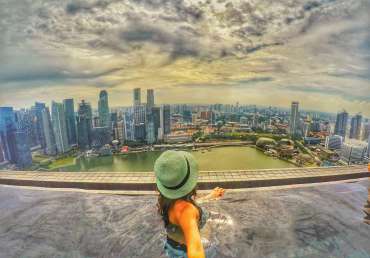 places to visit in Singapore in 1 day-Marina Bay pool view