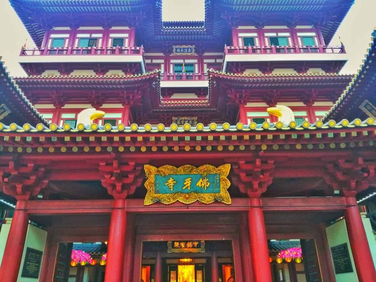 top ten places in Singapore - Buddha Tooth Relic Temple