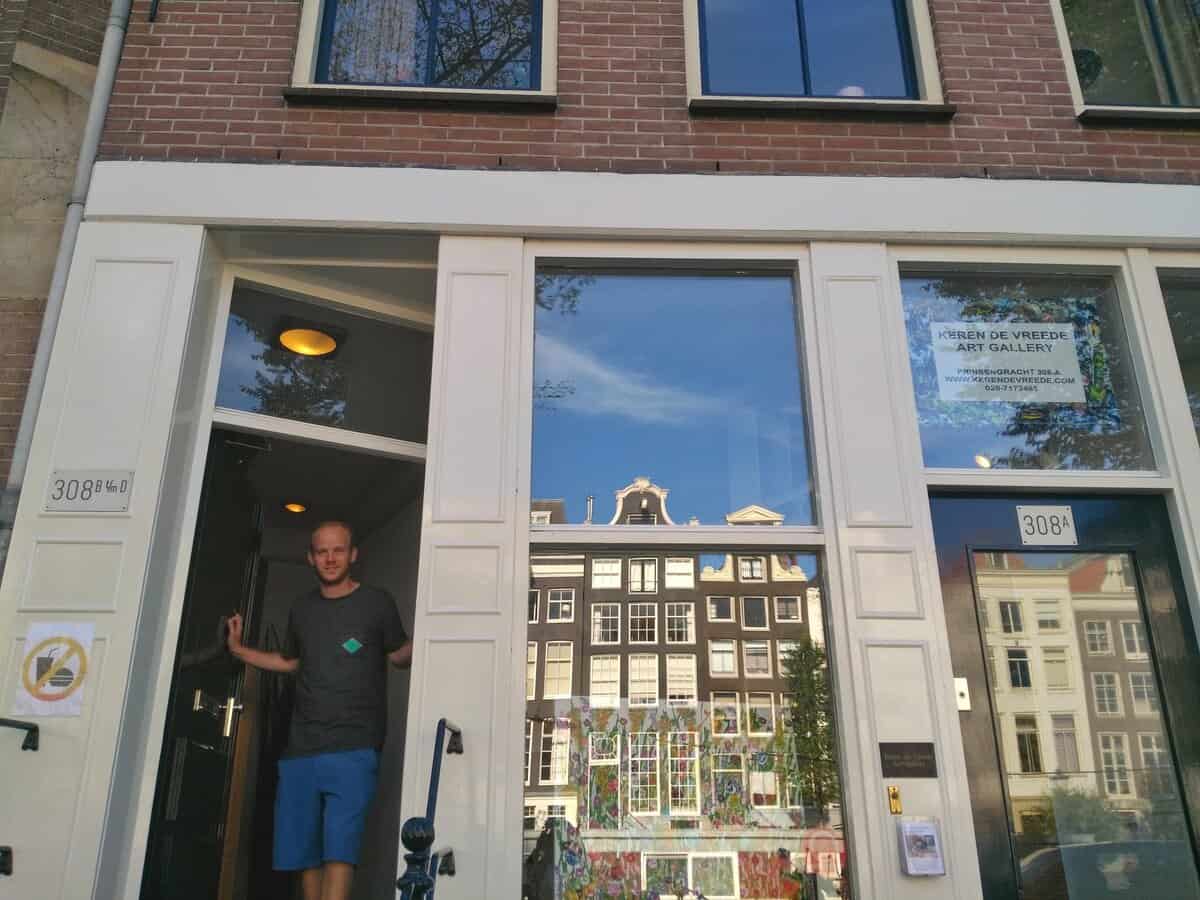 Airbnb or hotel - apartment in Amsterdam