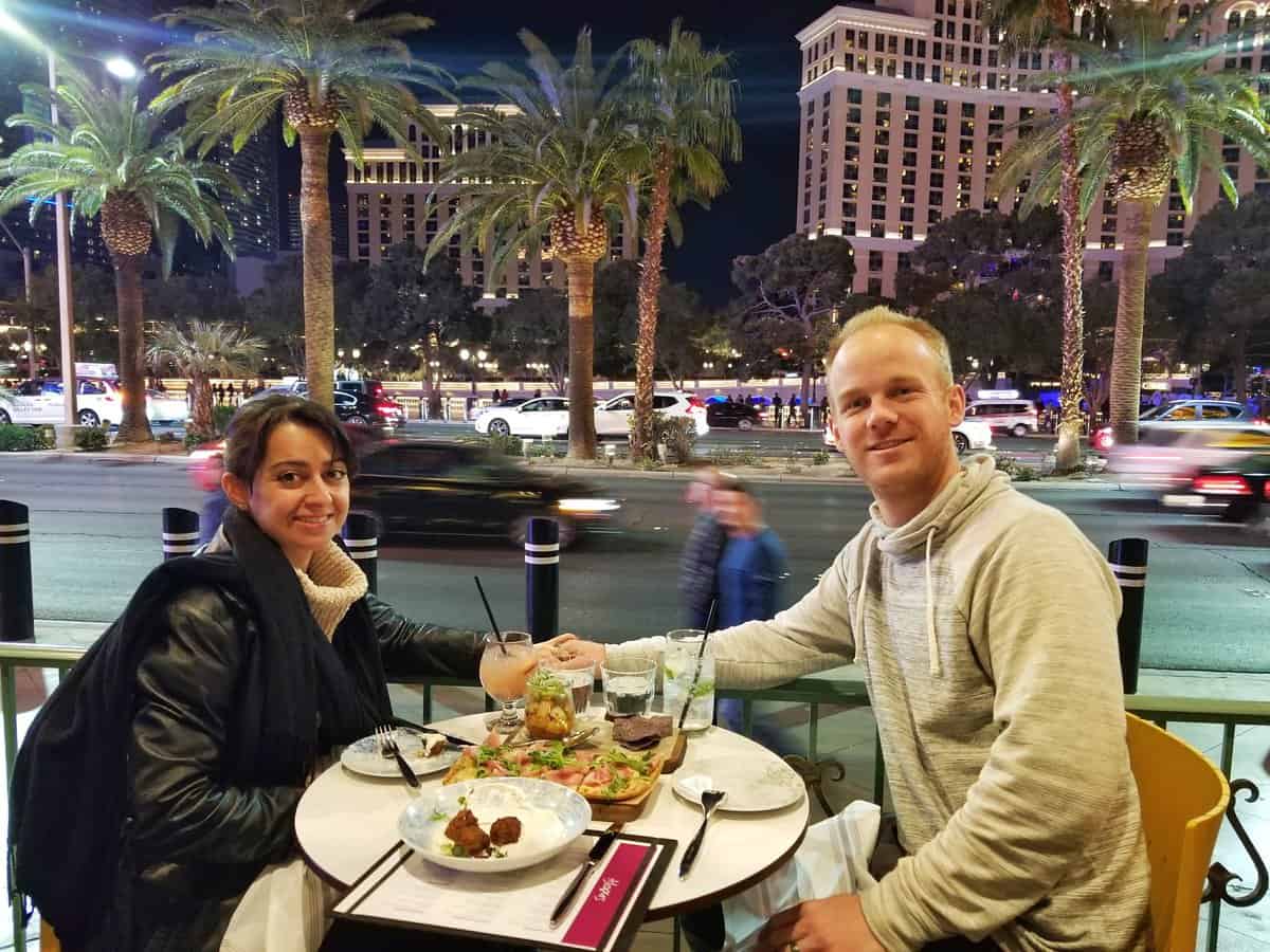 fun things to do in Las Vegas for couples - dining and drinks