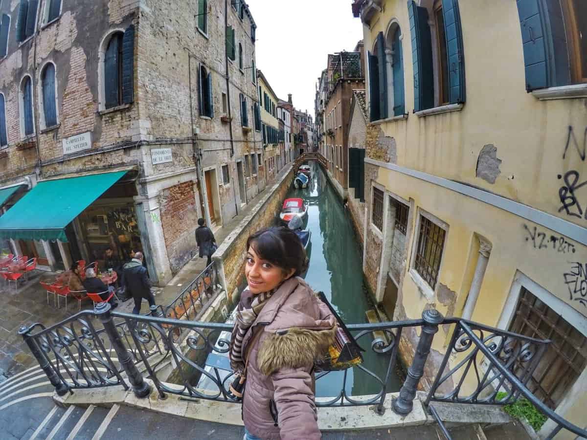 Venice Itinerary 2 days - Roam the alleys and shop