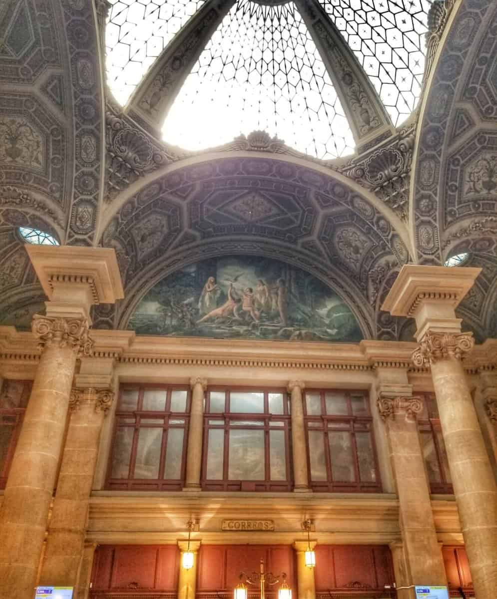 4 days in Barcelona - post office