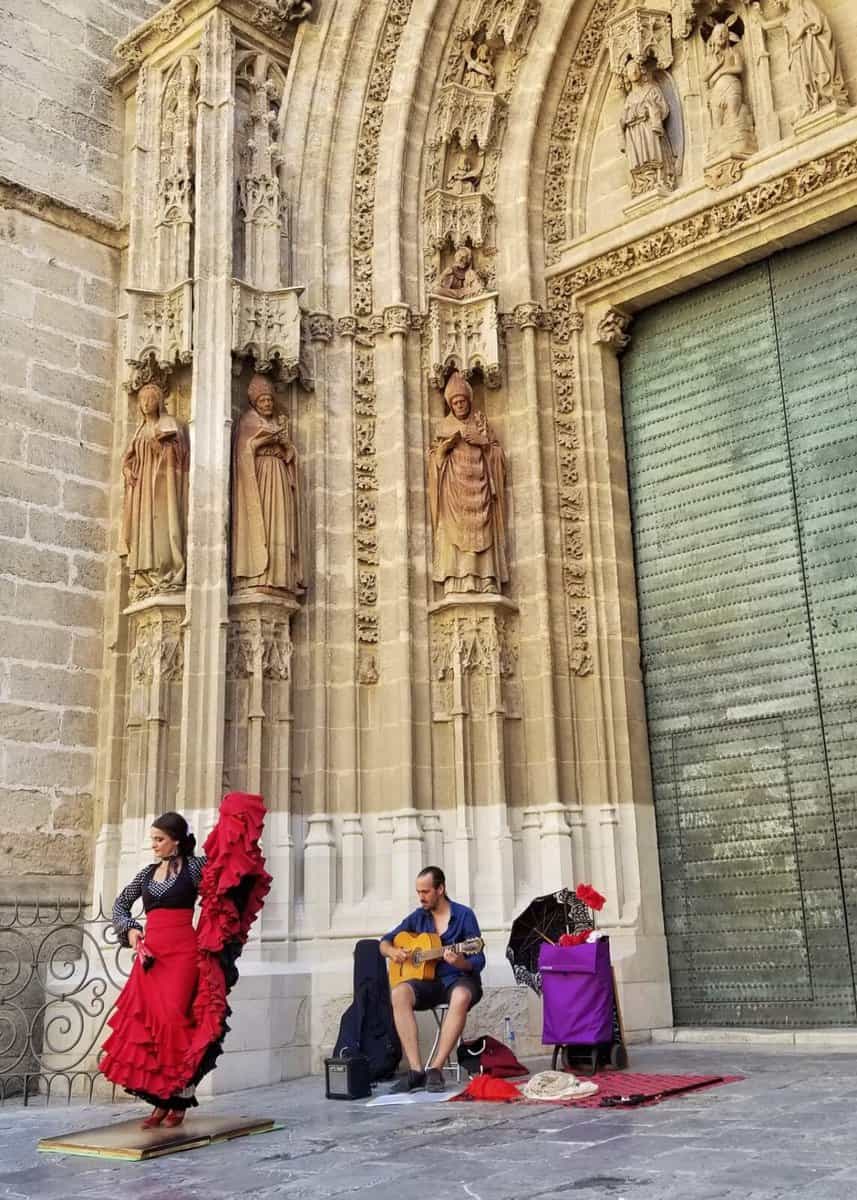 Seville itinerary - Flamenco Street Performance