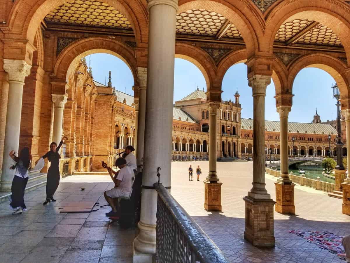 Seville itinerary - Plaza de Espana flamenco