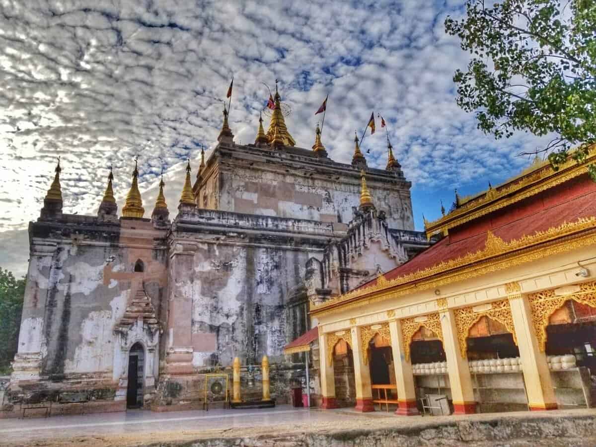 Manuha temple Bagan