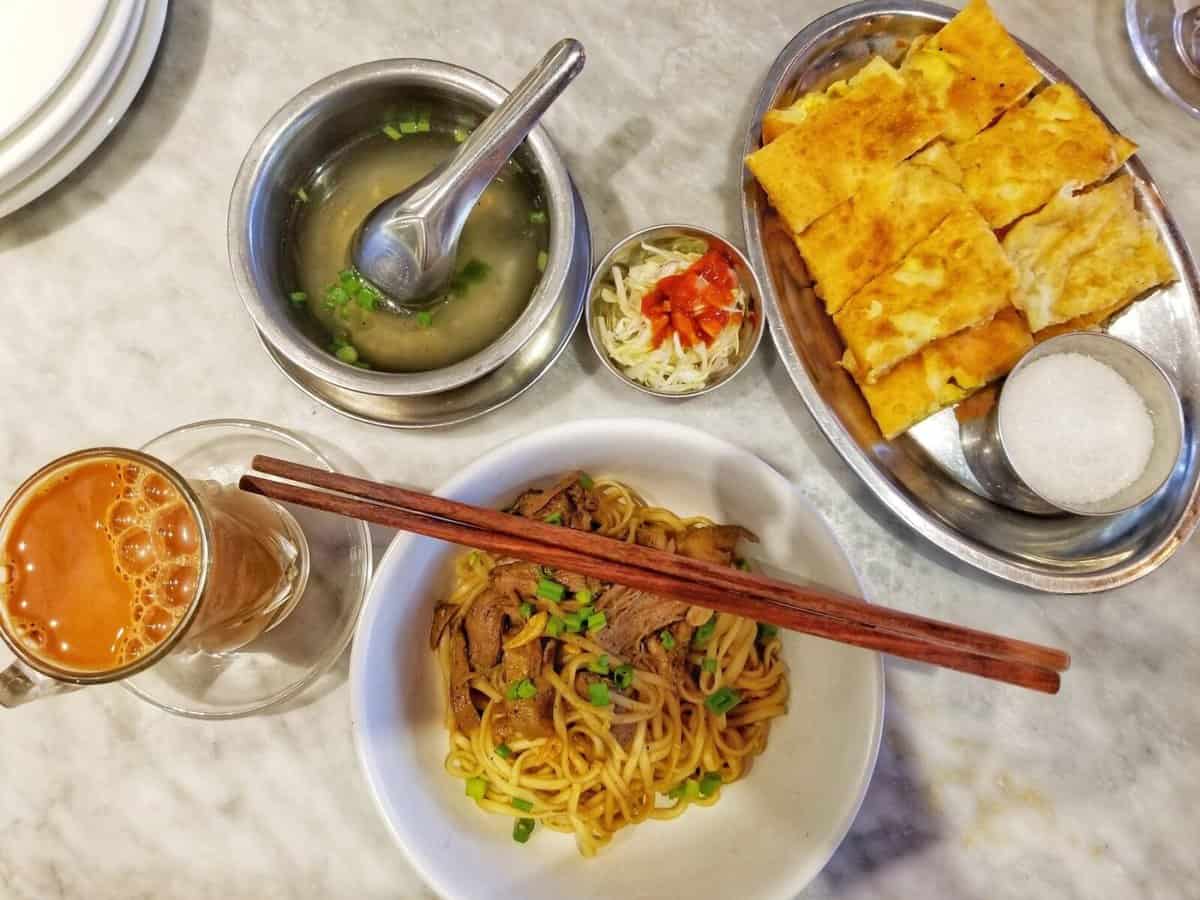 What to do in Yangon - food and tea What to do in Yangon - food and tea