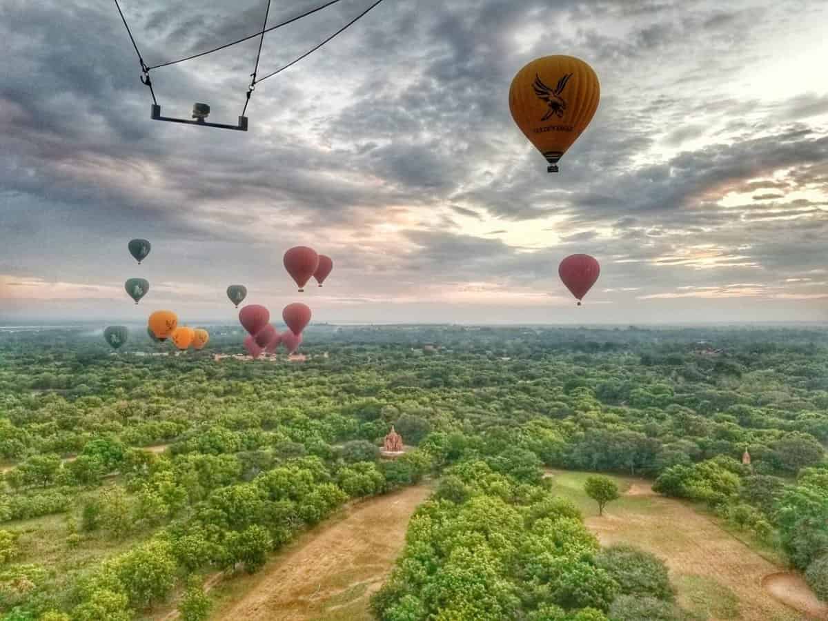 hot air balloon Bagan