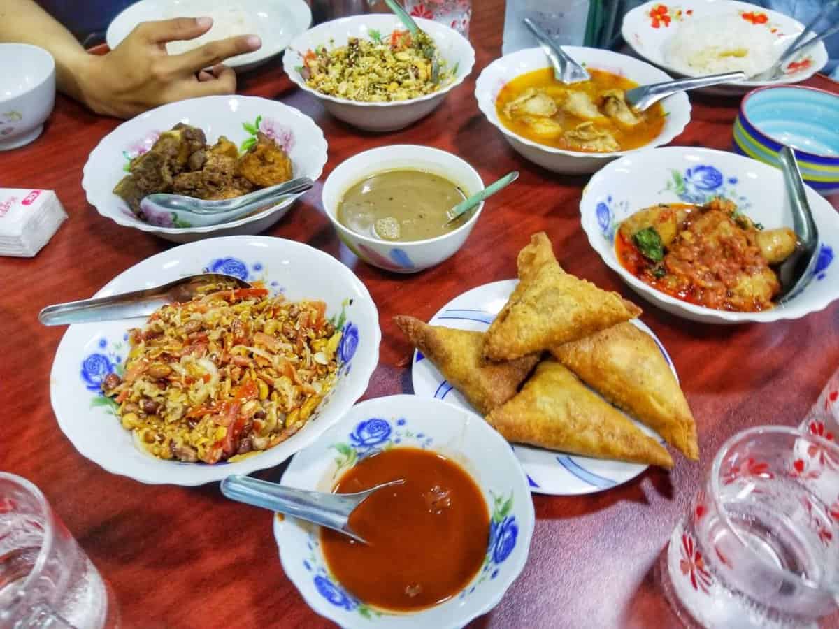 Yangon Things To Do - eat Burmese food and drink