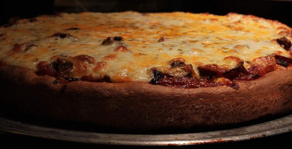 Chicago Deep Dish Pizza - buckelist USA Travel