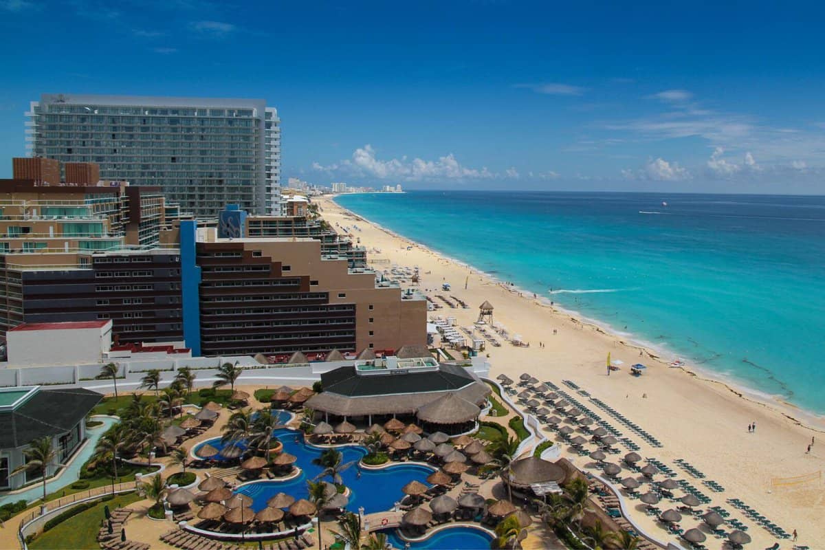 Hotel Zone Cancun compared to Cabo