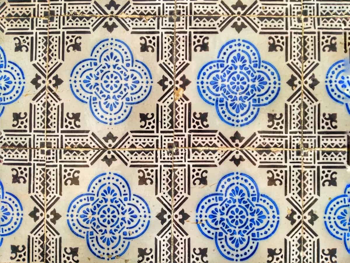 Expats In Lisbon - tiled