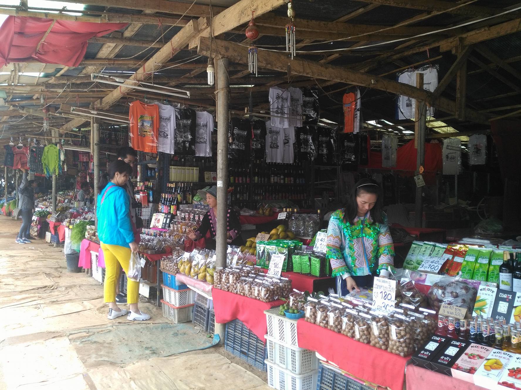 doi inthanon day trip - stayinchiangmai tour market