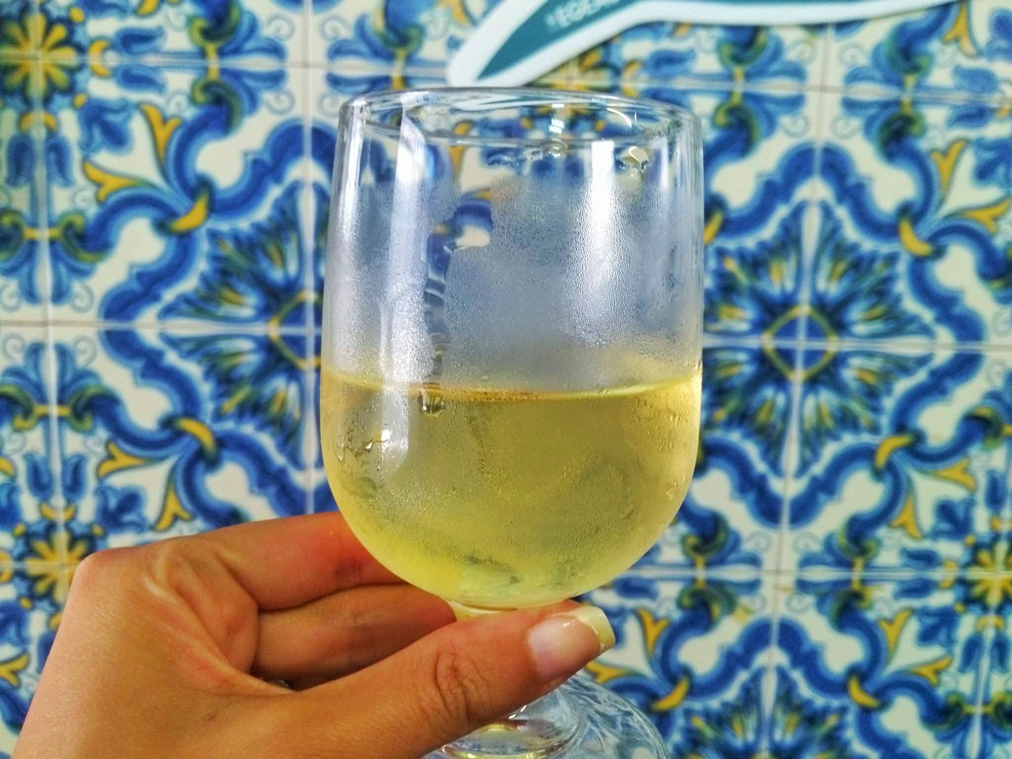 vinho verde - Lisbon Portugal Guide For First Timers – Tapas Tours You Should Take