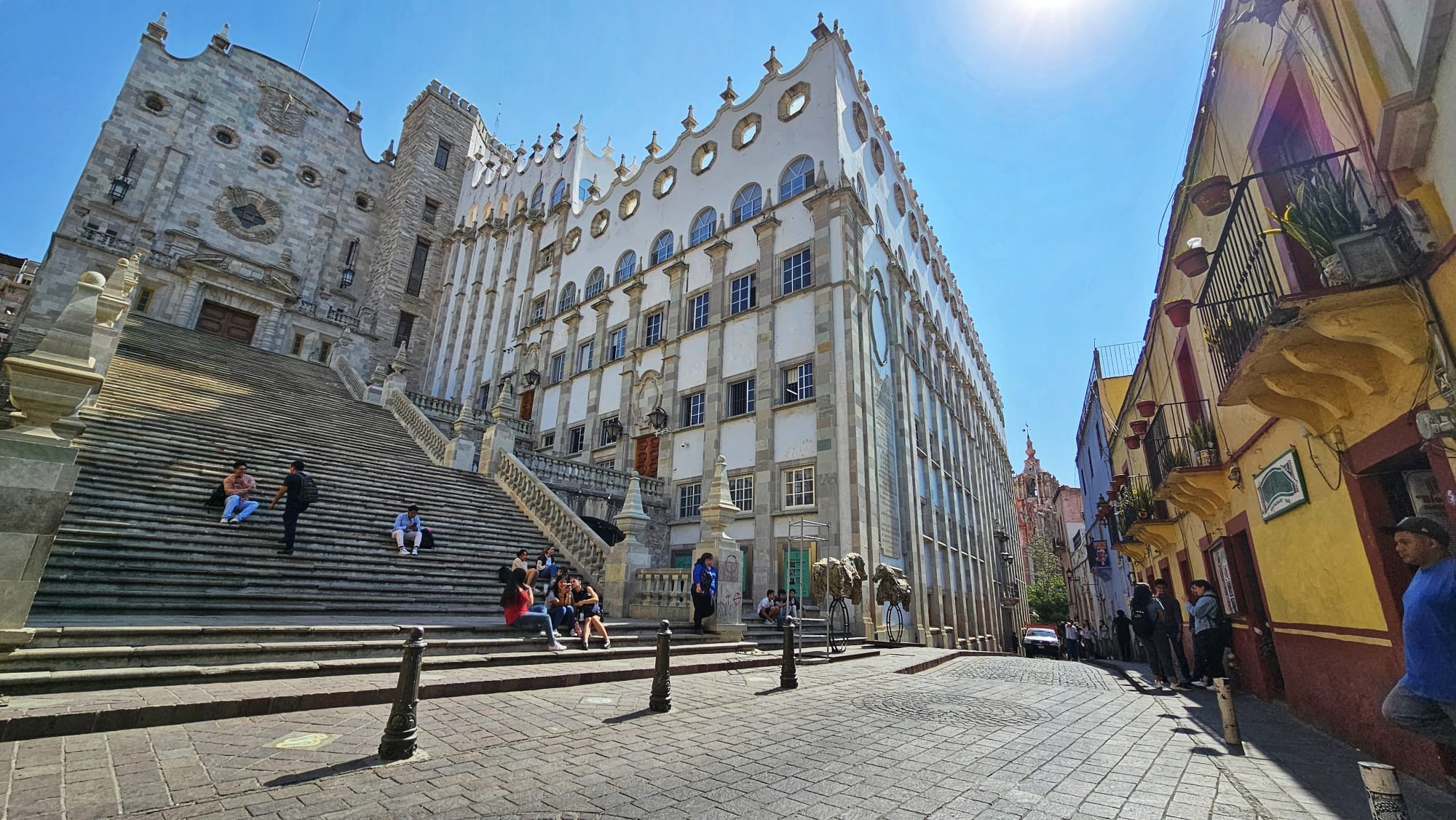 is it better to visit Guanajuato or San Miguel de Allende?