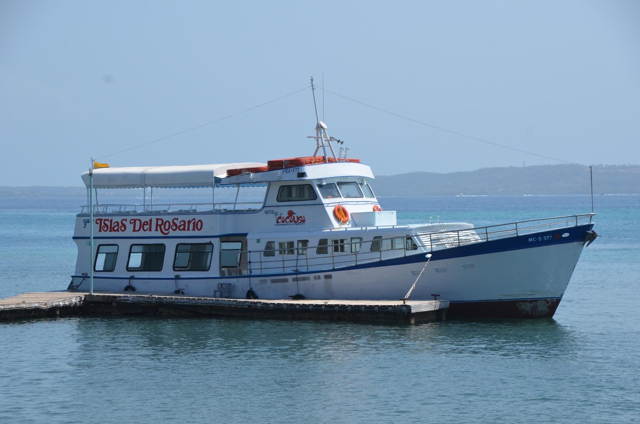 A ferry bound to Islas del Rosario
