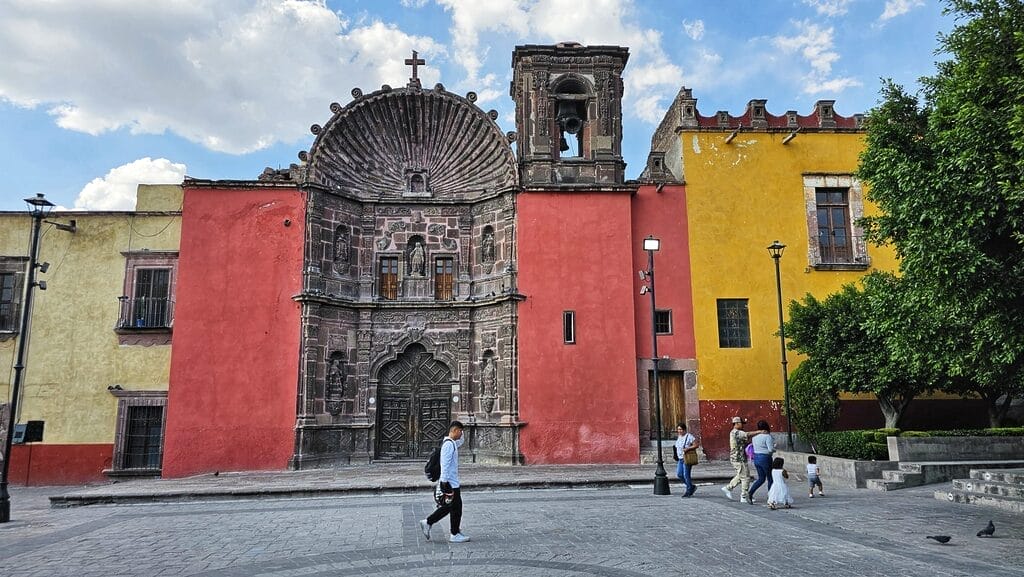 see the Architecture of San Miguel De Allende Mexico