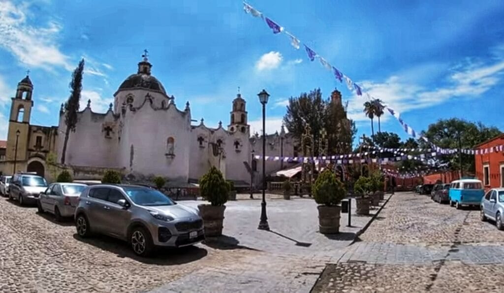 Santuario de Atotonilco hot springs