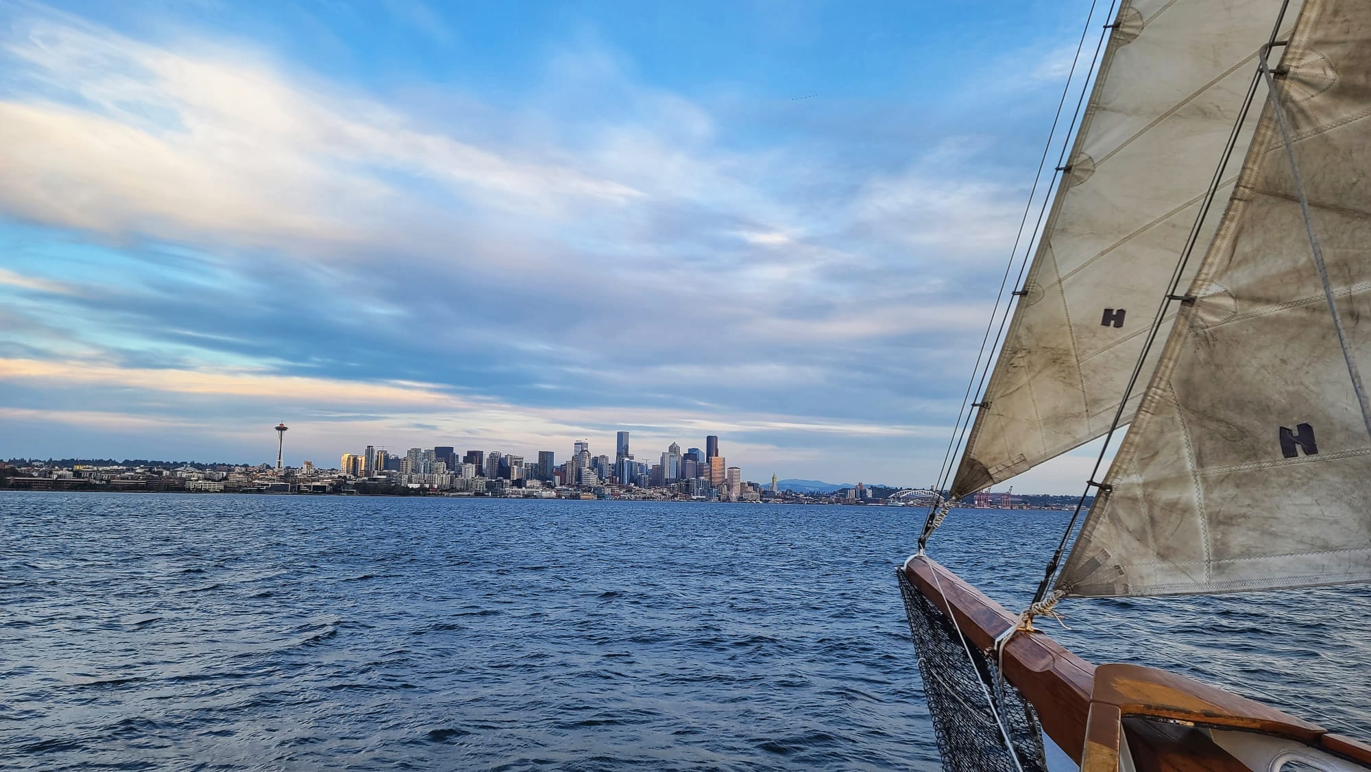 2 days in Seattle Itinerary - sunset cruise views