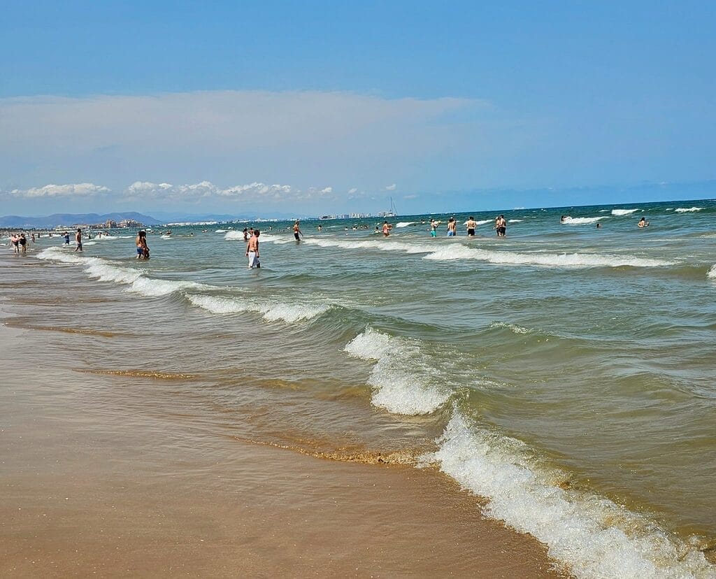 Beaches of Valencia vs Barcelona